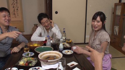 ネトラレーゼ 妻の実家に帰省した時欲望に満ちた青年団に妻が寝取られた話し 白石...