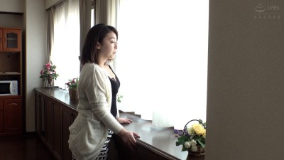 豊満ボディとデカ尻で誘惑してくる友人の妻 不倫ナマ姦メンズエステ 篠崎かんな