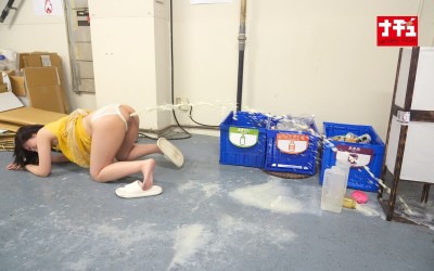 同じマンションに住む無防備な透けパン美尻女に浣腸をぶち込んだら我慢できず着衣噴射 2 色白エロ尻女