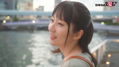 旦那への想いとともに揺られること片道4時間の不倫旅 古瀬朱美 33歳 AV DEBUT