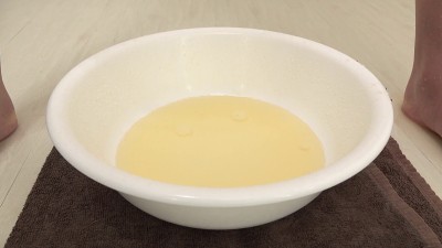 パンティのままでおしっこしてね･･･と言われてガマンできませんでした 南なつき