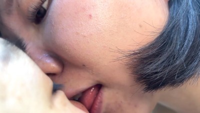 ふんわり優しい雰囲気のみゆりちゃんがM男に濃厚鼻フェラ