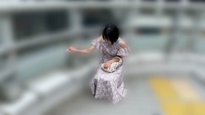 加賀美さらちゃんとリモバイ散歩！街中で絶頂恥辱プレイ！