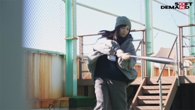 SOD女子社員 AV出演業務 制作部 中途1年目 岡島明来（24） 初客観単体SEX 平日昼間社内連れ回し声ガマンSEX おもちゃオナニー イカされまくり初4P 公開全裸挨拶